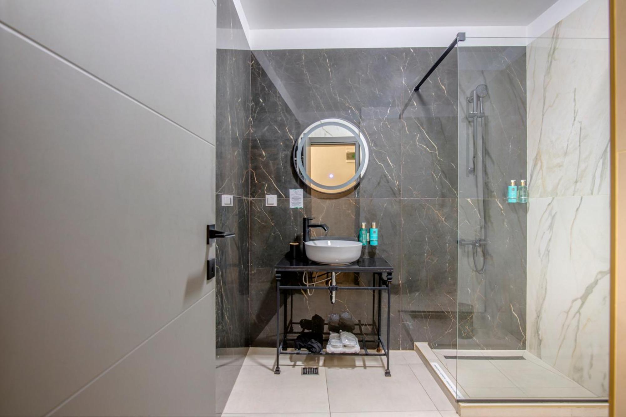 Hotel Forty One 3*
