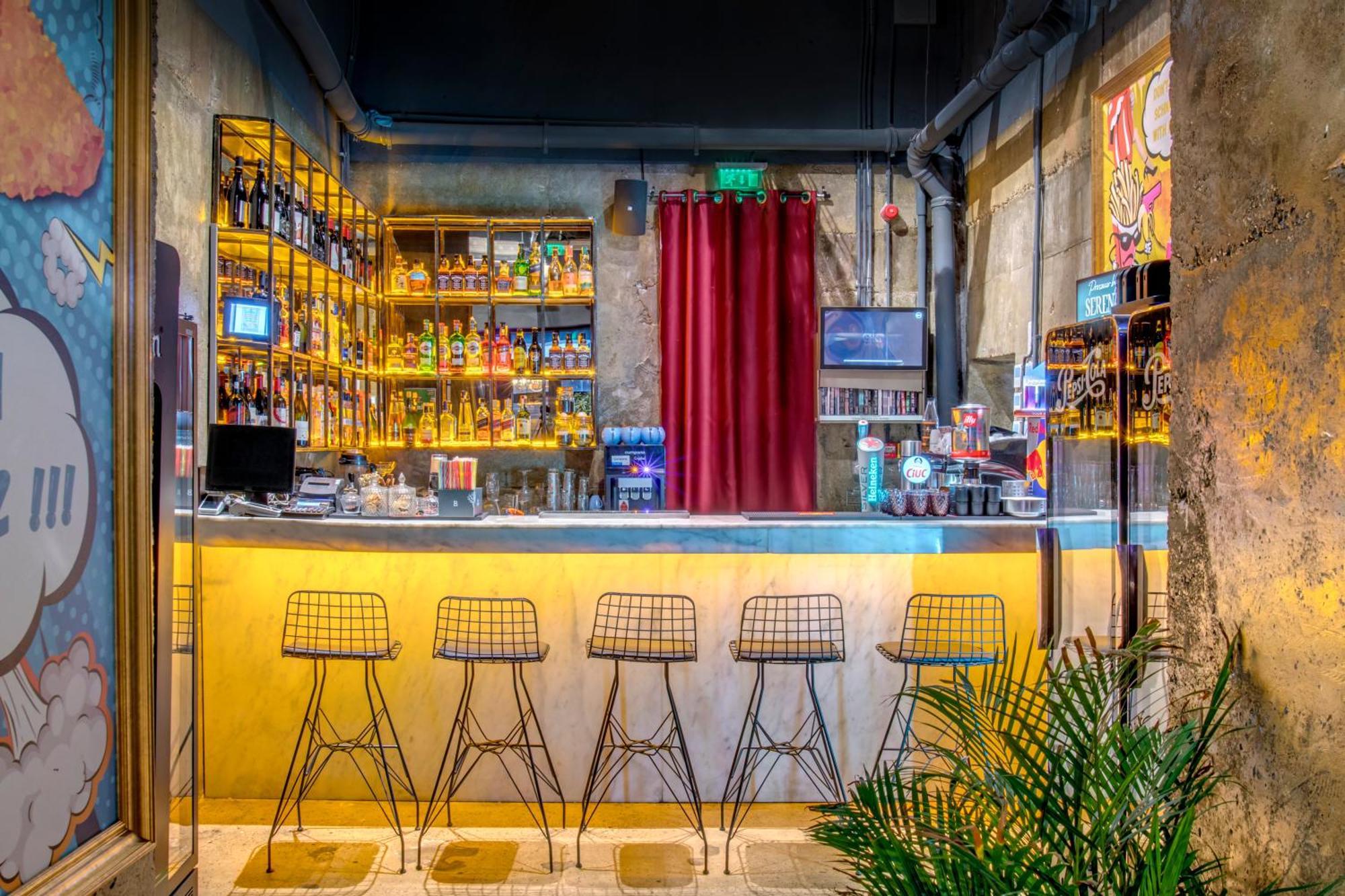 Forty One Hotel